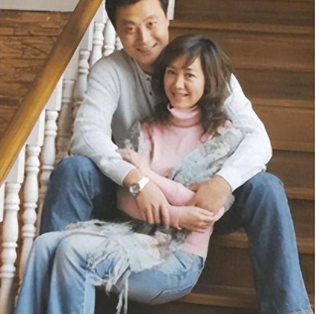 成名后把妻子宠成宝,出道26年零绯闻_任程伟_黄磊_父亲