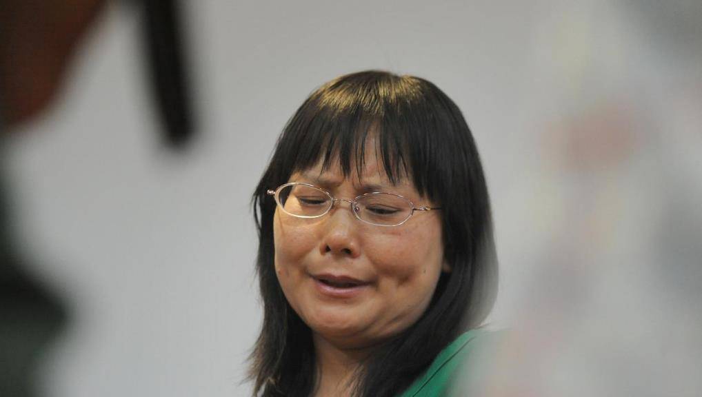 10年前合肥女孩拒绝同学求爱,竟遭对方一把火毁容,如今怎么样了_周岩