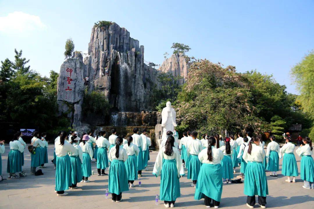 汴梁头条|弘扬传统文化 千名高校学生走进中国翰园碑林参与研学_活动