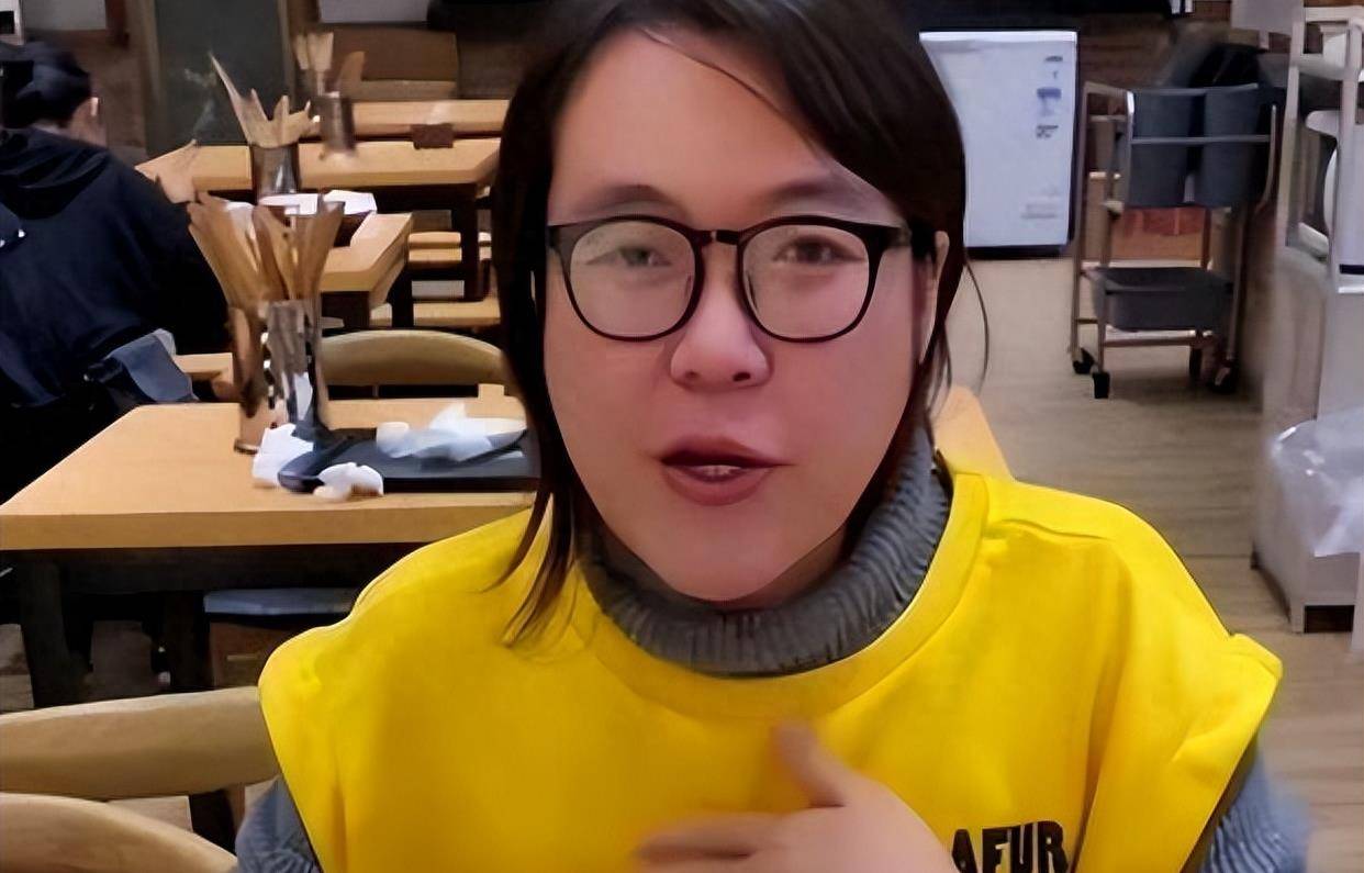 浪胃仙面馆被偶遇,皮肤松垮青筋明显被嘲像老婆婆,网友:变味了_减肥