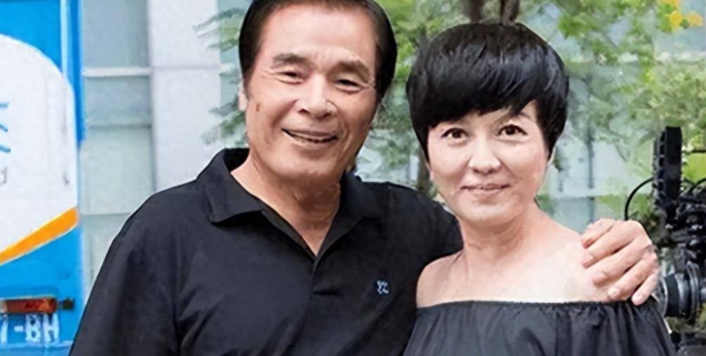 影帝雷洪:娶6个老婆,一人7万零花钱,生8个孩子,如今被抛弃_生活_妻子