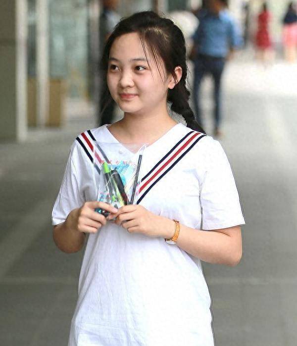 13年前,在奥运会上"假唱"的红衣女孩林妙可,她如今怎么样了