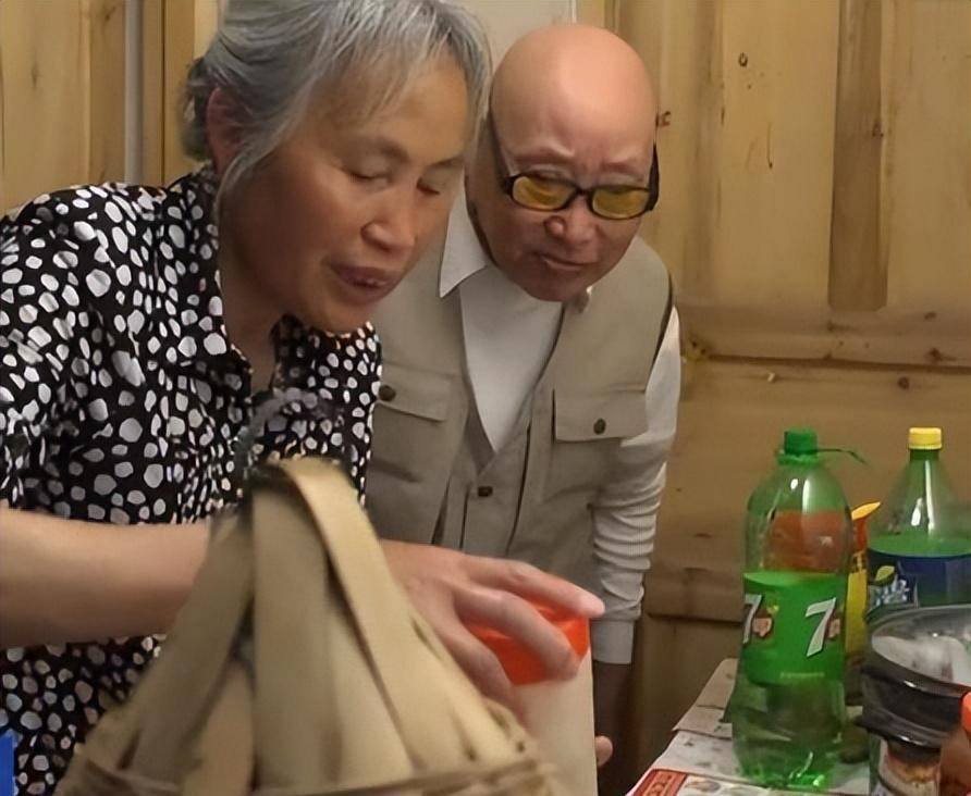 那个年代,供销社都是国家的,王鑫等于是捧了个铁饭碗,工资高工作体面