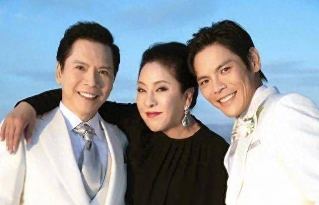 向佐:父母为我攒的戏,被说的一塌糊涂 结论:努力没用但不放弃_向太