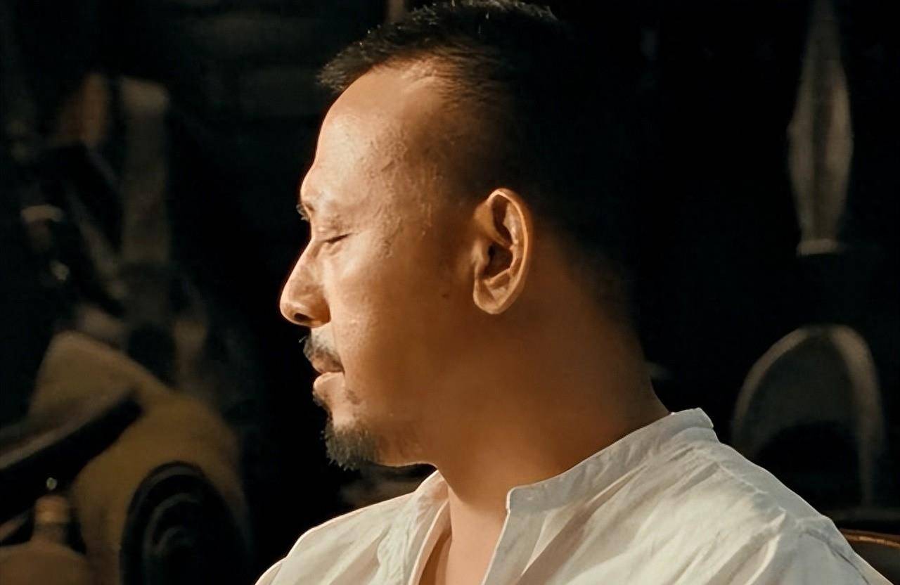 姜文代表作《让子弹飞》,揭示了人性黑暗一面,站着把钱给挣了_音乐