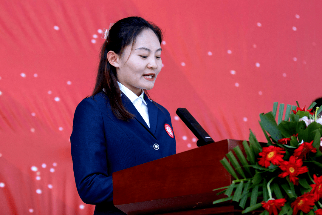 数字财金学院翟佳瑶发言人工智能学院刁冠琳发言教师代表智能制造学院