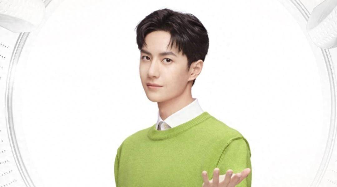 王一博出道九周年,再放头盔自拍,网友期待库存照还有后续_时光_舞台