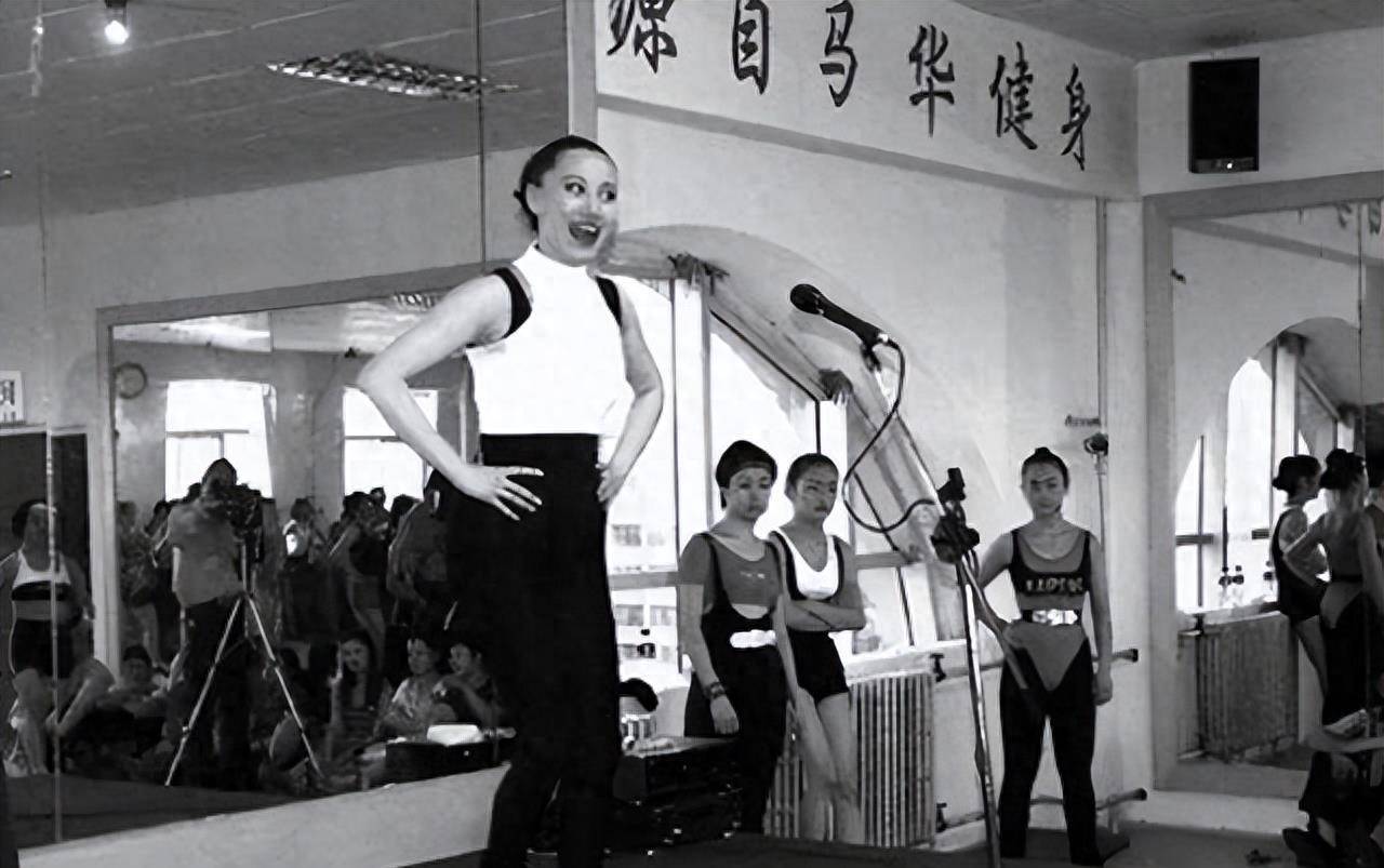 2001年,41岁的健美女王马华突然去世,生前,他身上有大片红紫色斑