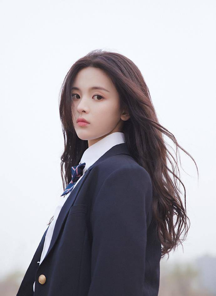 杨超越综艺节目哪个好看_杨超越的综艺_哪些综艺是杨超越带火的