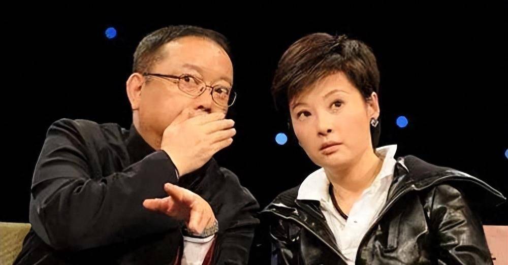 袁立的事业一帆风顺,出演了《卓尔的故事》《铁齿铜牙纪晓岚》《黑洞