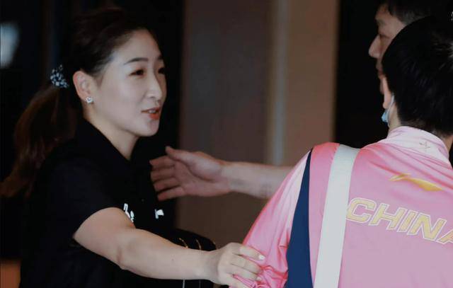 人气王,颜值美女刘诗雯正式退役!国乒3次因她痛失世界冠军!