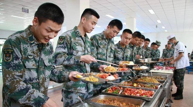 軍隊伙食:美像五星飯店的伙食,中國葷素搭配,印度呢?_軍人_後勤_標準