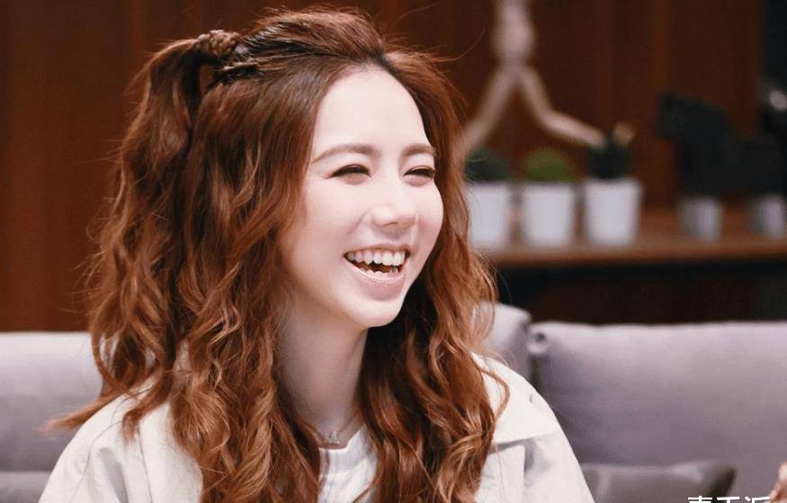 其实,华晨宇的唱功确实好,也是一个很敬业的歌手_歌曲_演唱会_音色