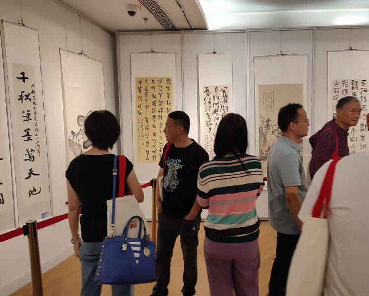 庆贺江苏省大众书画院成立十五周年,精彩举办书画篆刻展