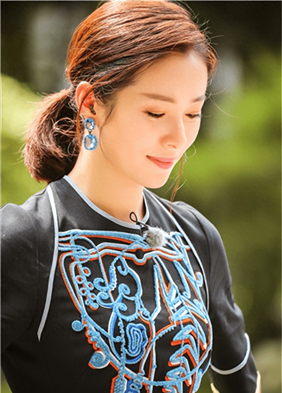 江一燕去山村支教,只为实现老师遗愿_尹力_摄影_网友