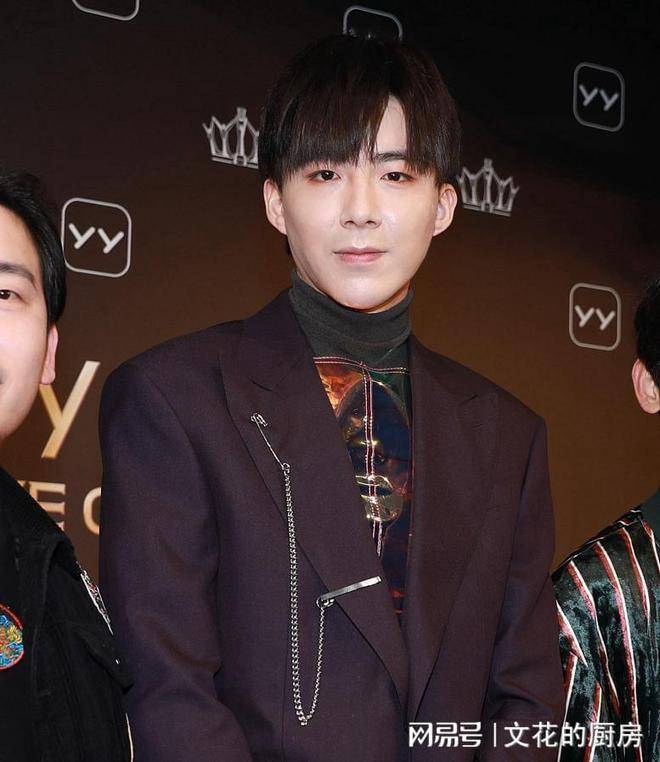 刘宇宁,,关晓彤,,古力娜扎,,张艺兴,,陈乔恩_范丞丞_成绩_家族