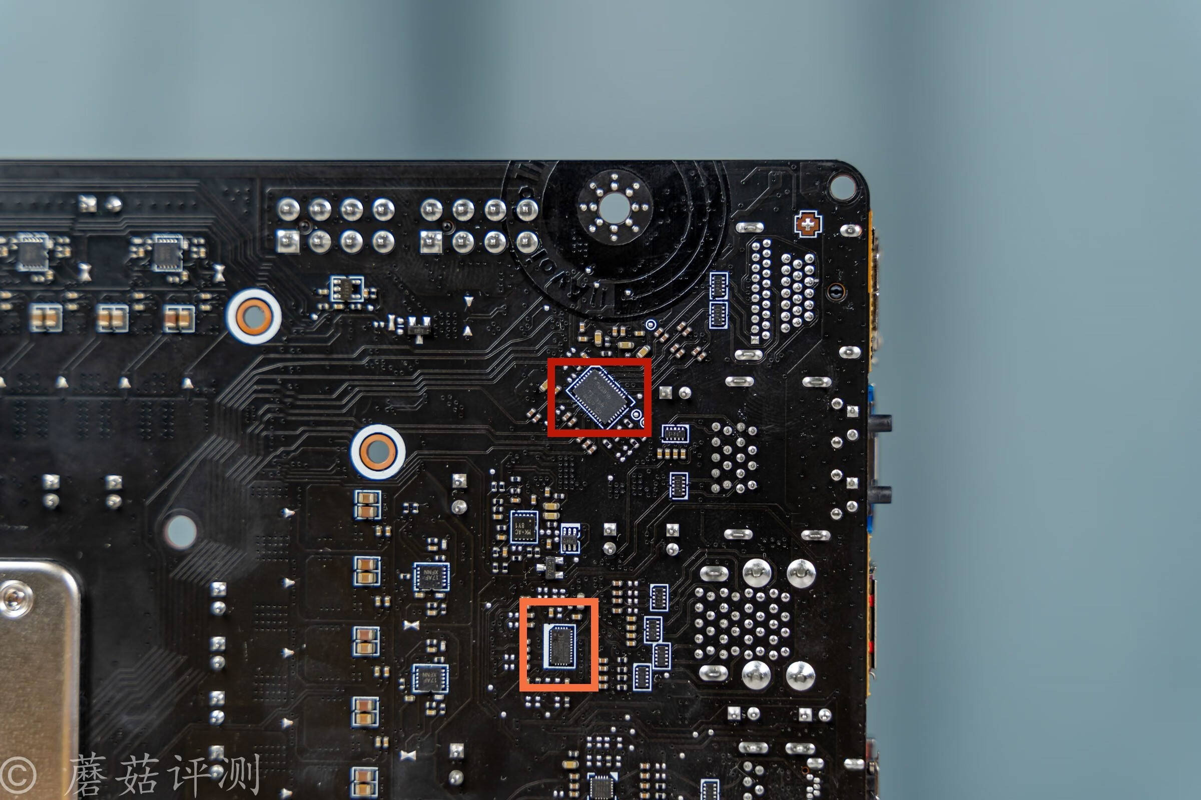 性能提升巨大,内存可以轻松稳定8000c36,微星z790刀锋ti max主板 拆解