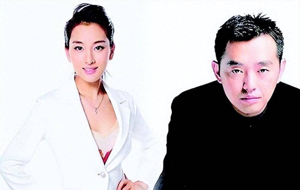 靠"睡他"成功登上顶峰,在夜店与男黑人亲密共舞_马苏_孔令辉_范金涛