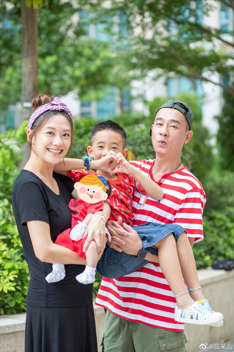 容祖儿郑希怡抢着和应采儿结亲家, 结亲家都要这么卷吗_陈小春_twins