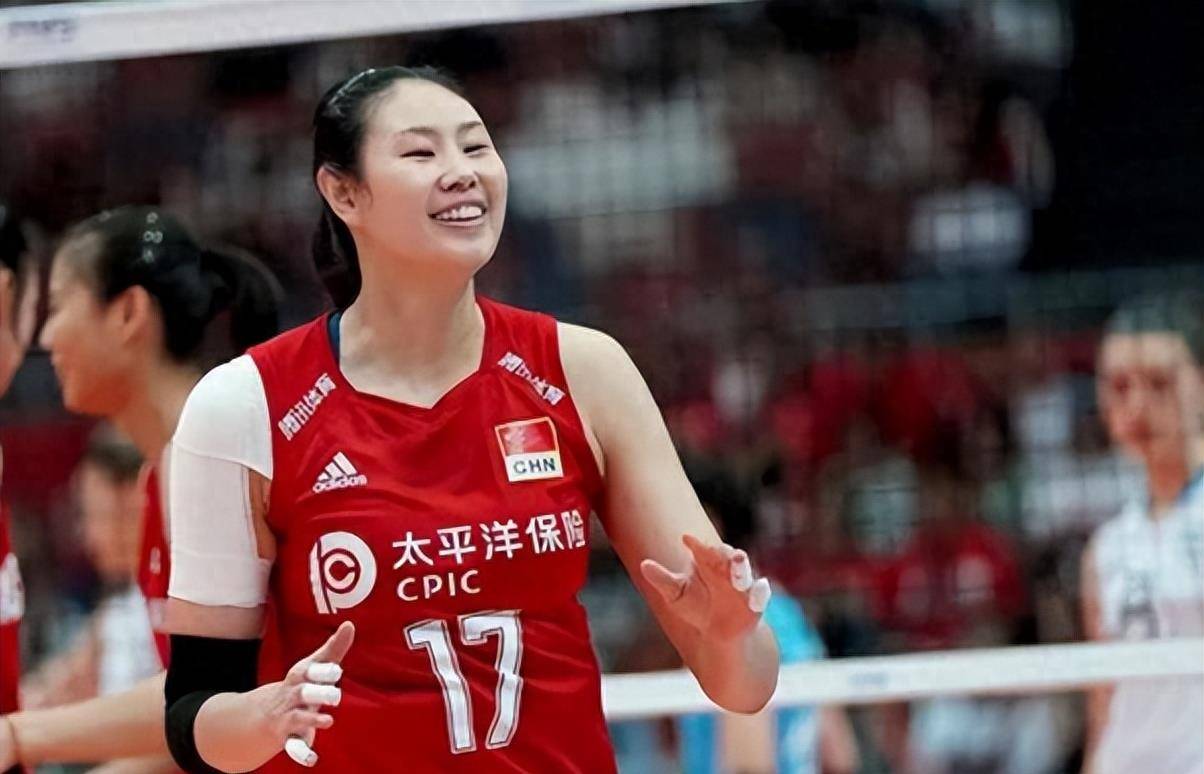 颜妮:中国女排前主力,郎平的爱徒,21年突然退役,内幕是啥?