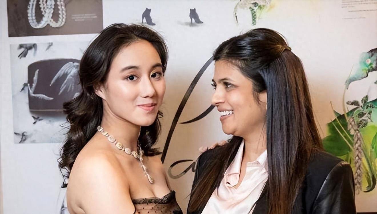 两大豪门放下恩怨,霍启山何超欣世纪联姻,普通人嫁豪门门都没有_霍家