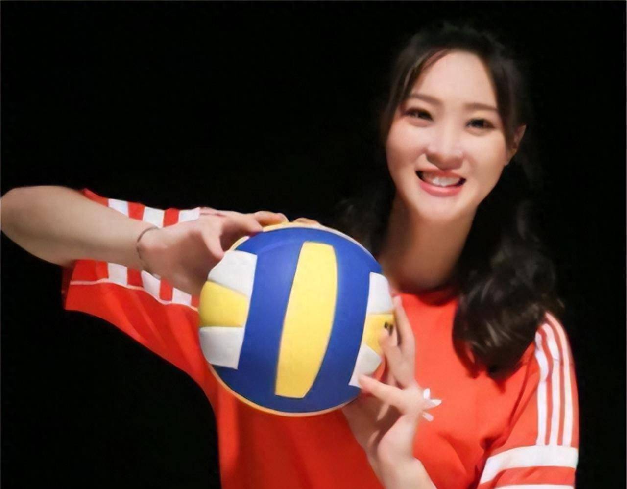 排球女神惠若琪近况:嫁"矮个"博士男子,如今尽显人妻之态_体育_生活