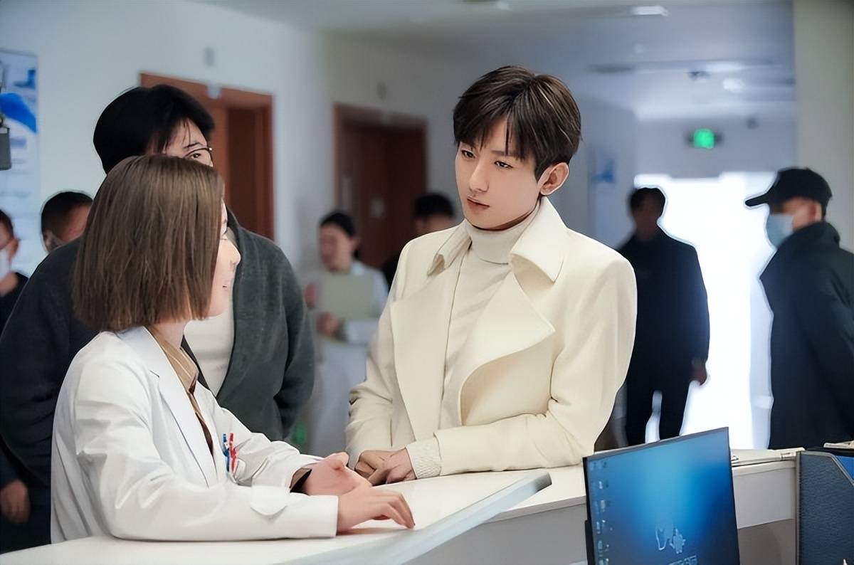 《南风知我意》热播,成毅的黑料又被挖,这条黑红之路还有多久_张予曦