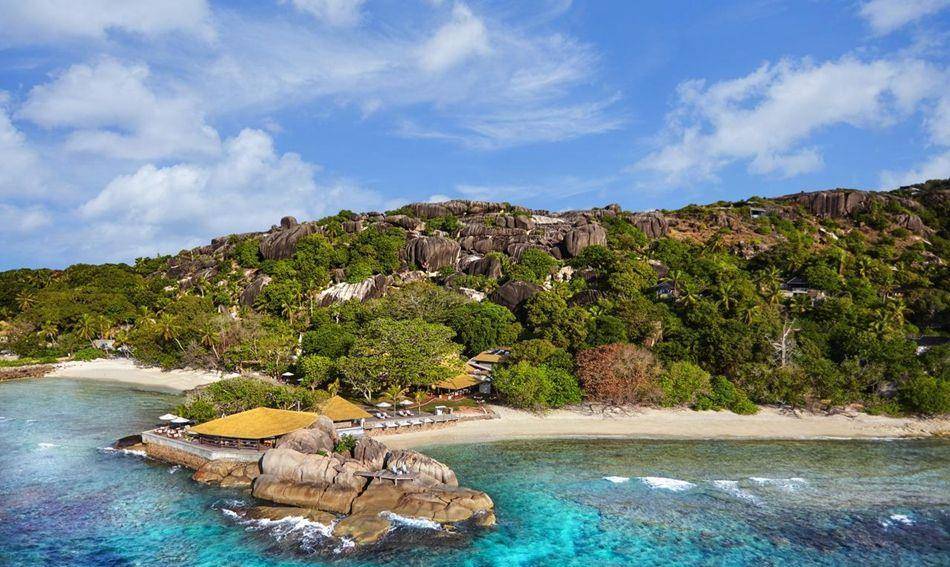 塞舌尔位于非洲东部印度洋的一个岛国,面积455平方千米,人口不到10万