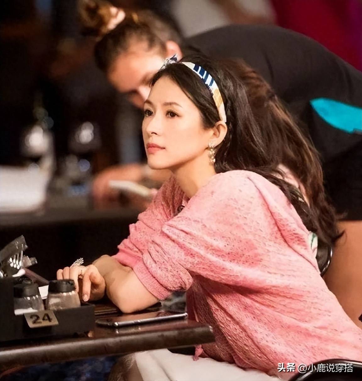 章子怡"沙滩照"再上热搜!