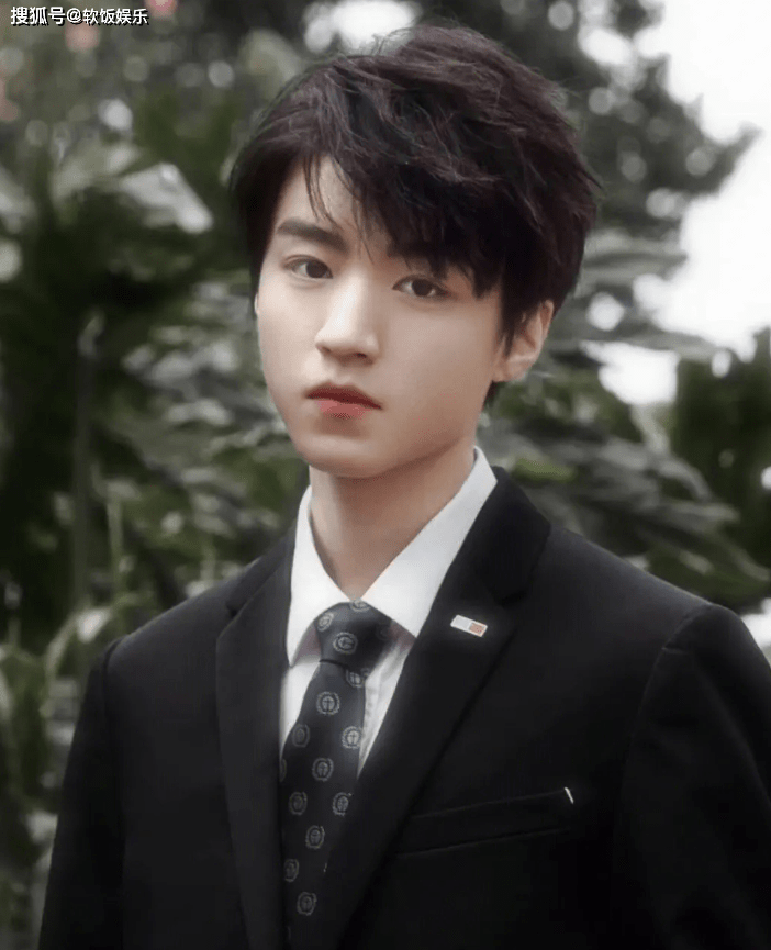 王俊凯庆24岁生日!