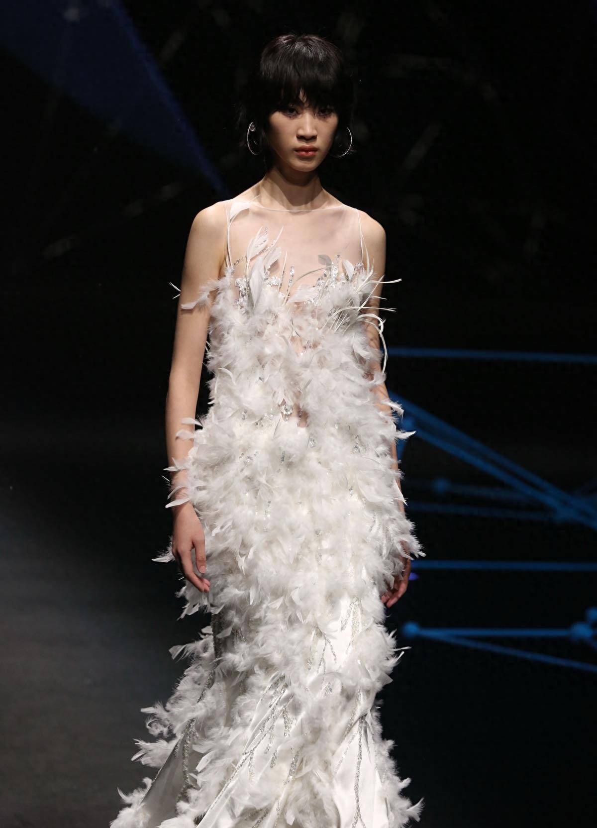 中国国际时装周秀场现场预览,边惠中ss24新闻发布会在北京举行_宋锦