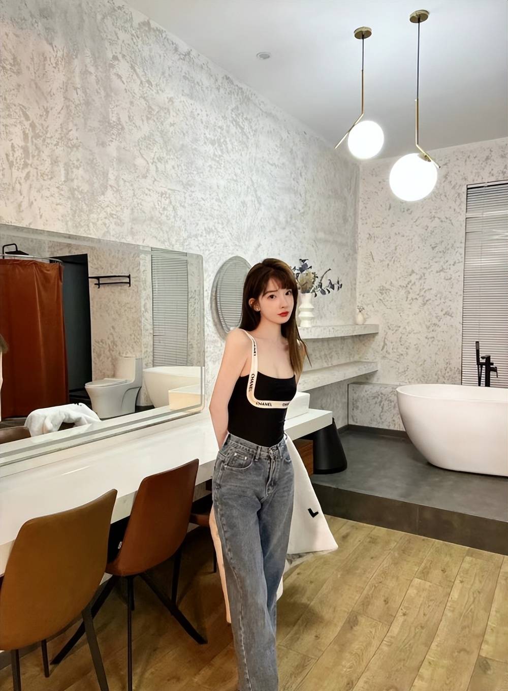 "fabulous with u" 潮流look_背心_牛仔_亮色