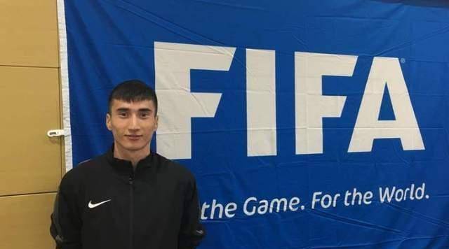 34岁麦麦提江被看好成为最年轻的国际级裁判,或接替马宁的位置_执法