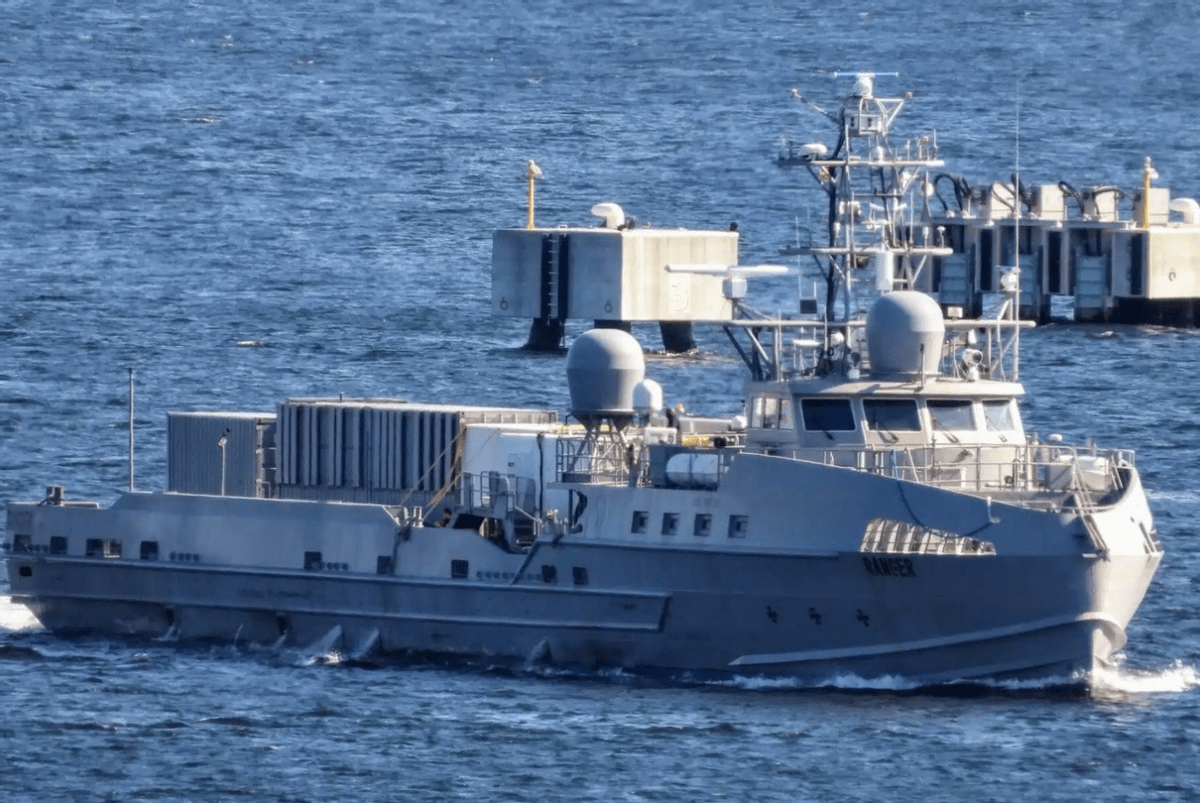 "幽灵舰队"现身日本,台军前舰长的预判令人警惕:它或窜航台海_未来