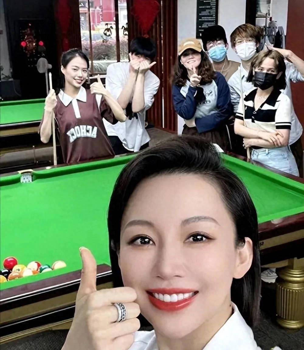 潘晓婷与小鲜肉恋情曝光!