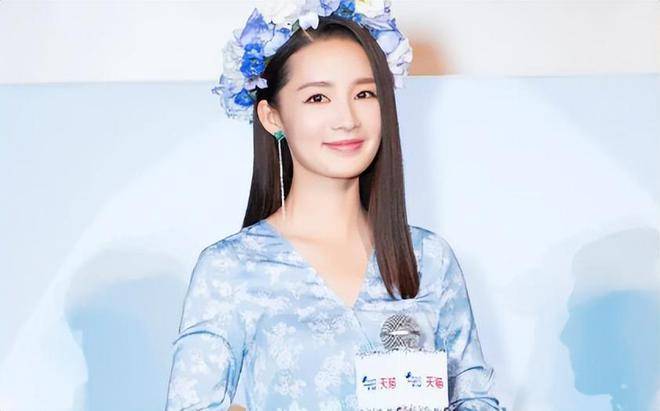 央视镜头成"照妖镜",杨幂,李沁尴尬了,连井柏然都难逃见光死_明星