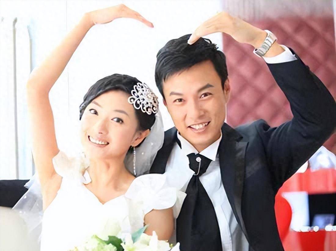朱铁:娶平凡老师当妻子,12年恩爱如初,一双儿女是他前进的动力_父母亲