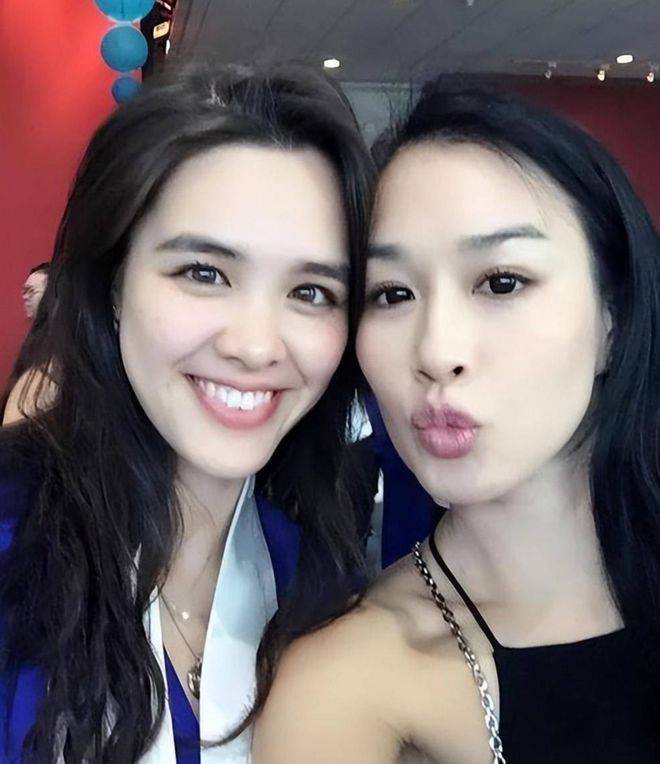 钟丽缇女儿演唱会观众席当众换衣！大胆举动引注目，网友：太开放