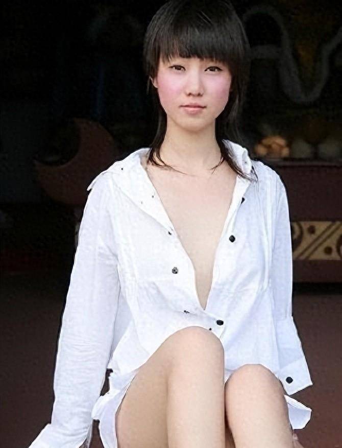 最红裸模张筱雨,出道一年拍21套人体写真,今38岁仍孤身一人