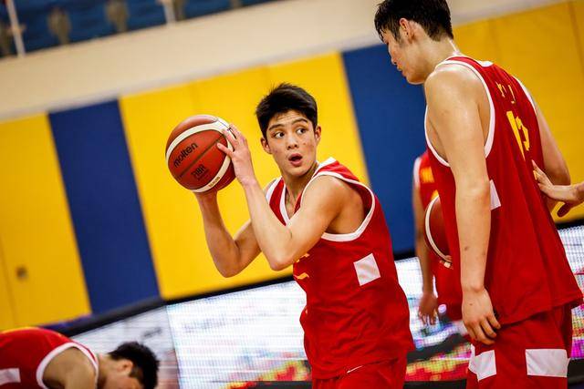 止步4强,再战菲律宾争第3,男篮小伙子们已经很棒了_中国_决赛_对手