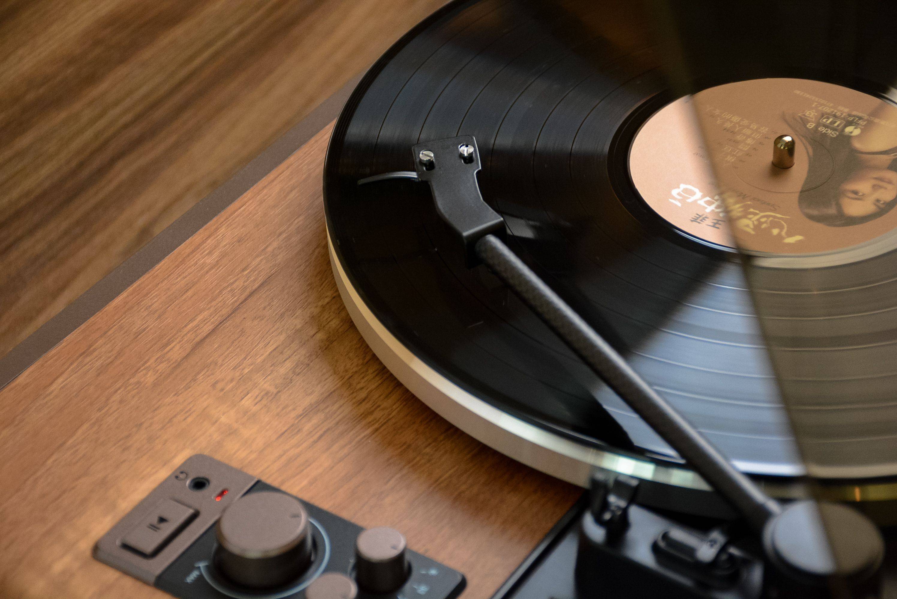 赛塔林paron黑胶唱片机评测:复古外观超高音质_细节_设计_材质