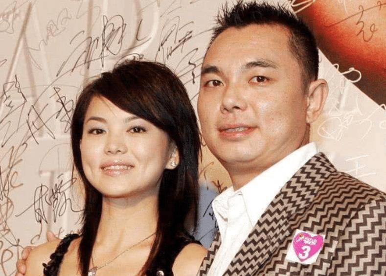 众所周知,李湘先娶后嫁,即与"钻石王老五"李厚霖相识一个月后闪婚.