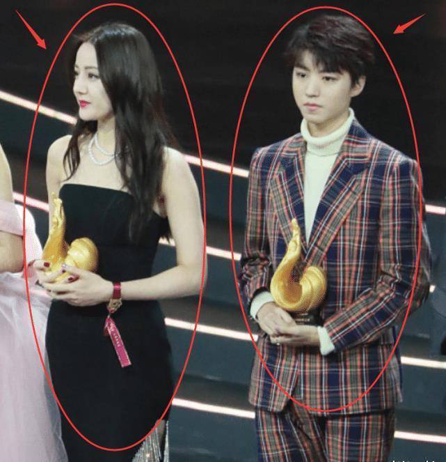 182王俊凯和168迪丽热巴生图被抓拍,十级滤镜关掉后,身材差距有点大