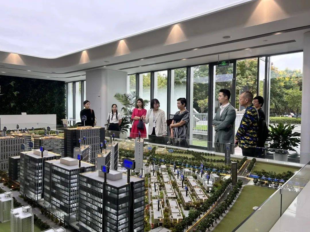 赴美上市|金盒集团高层一行受邀参访湾谷科技园,共谋双赢合作新篇章!