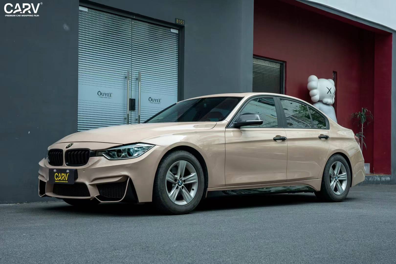 宝马5系卡孚改色膜白金古巴沙色,温柔与生俱来!