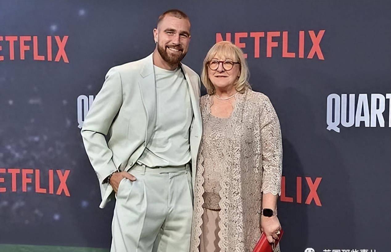 男方早有好意,邀她跟自家妈一起看比赛_特拉维斯_截图_手链