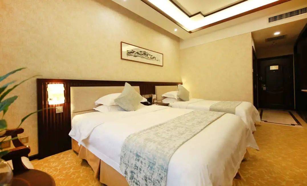 保定华中假日酒店:双节假期惊喜开启!