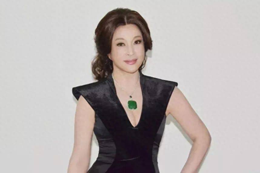 刘晓庆官宣怀孕!震惊全网!_少女_挑战_角色