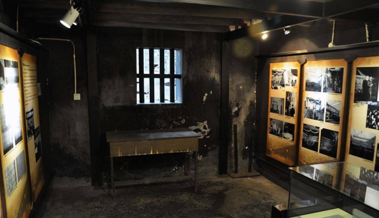 重庆工人修缮渣滓洞时,意外发现暗洞,洞中的物品令专家非常震惊_江姐