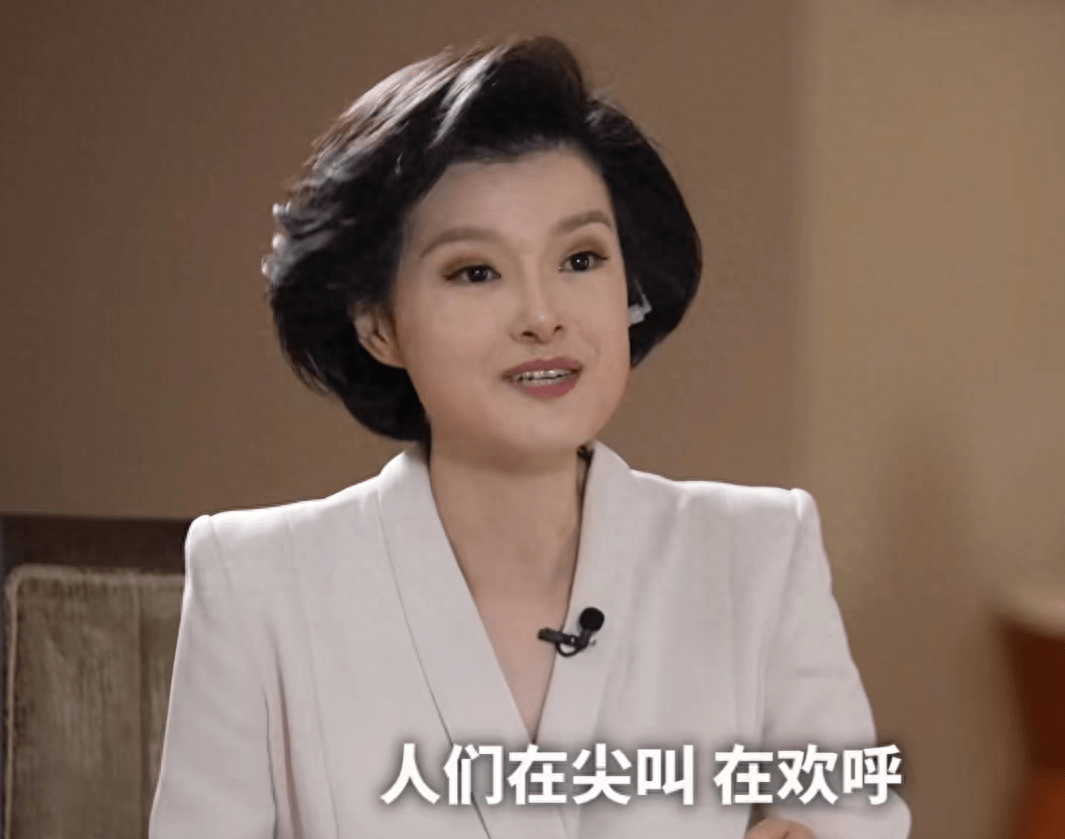 央视美女主播邹韵采访叙利亚总统!穿西装谈吐优雅不输董卿,超牛